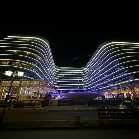 White Titanic Luxury Mamaia Navodari