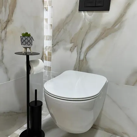 Apartment White Titanic Luxury Mamaia