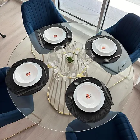 White Titanic Luxury Mamaia Apartment Navodari