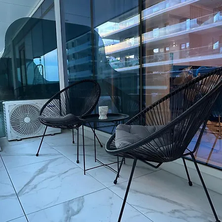 Apartment White Titanic Luxury Mamaia