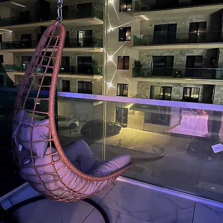 Apartment White Titanic Luxury Mamaia Navodari